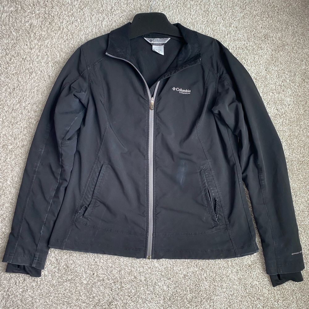 Columbia Women’s Black Softshell Jacket